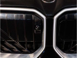 【キドニーグリル】BMWは約90年もの間、ほぼ全ての車両にひと目でBMWだと分かるこの特徴的なフロントグリルが備えられ、デザイン・アイコンとして親しまれてきました。