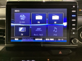 ナビゲーションは、フルセグTV対応のGathers純正メモリーナビを搭載しています。ナビに曲を記憶させるミュージックサーバー使用時は、別途SDカードが必要になります。