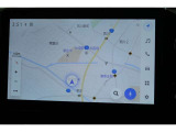 【ディスプレイオーディオ(コネクティッドナビ対応)Plus】T-Connect契約でより便利にご利用いただけるセンター通信型ナビゲーションです。便利な機能が色々ございます。スタッフにご確認ください。