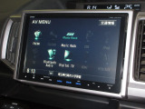 ナビゲーションは純正9インチメモリーナビ(VXM-155VFNi)を装着しております。AM、FM、CD、DVD再生、Bluetooth、音楽録音再生、フルセグTVがご使用いただけます。