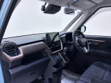 ダイハツのお店では、ダイハツ車を知り尽くしたプロフェッショナルが、専用の診断機器を使って各システムを点検しております。