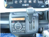 お車選びをお楽しみ頂けるよう、在庫車の展示スペースを十分に確保しております。
