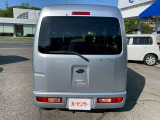 リアからの画像