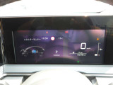 見やすいメーター類。 中央部のディスプレイには車両情報の表示や車両運転支援装備のON/OFFを行えます。