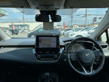 スポティーなデザインのインパネ周りです。全方位で視界が広く、見晴らしも良いので運転しやすいですよ(^_-)-☆