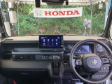 フロントガラスが大きく、ワイドな視界で運転もしやすくなるように、設計されています。