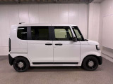 軽自動車の中でも背が高くなっていますので広い室内空間を確保しています。