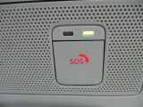 SOSコールは急病時やあおり運転被害などの危険を感じた時スイッチを押すと専門のオペレータに繋がって警察や消防への連携をサポ―トしてくれます。万が一の事故発生時にはエアバック展開と連動して自動通報します。