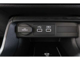 スマートフォンなどの音楽再生が可能なUSB接続ジャック装備車両です♪♪♪