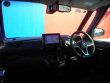 フロントガラスが広く視界が広々としているので、運転がとてもし易いです!