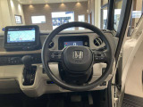 運転している間、長く触れているものだから手になじむハンドルがいいですよね。