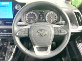 【純正革巻きステアリング】上質な革を使用することで、手にしっかり馴染みとても運転しやすいハンドルです♪