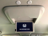 【フリップダウンモニター】大画面モニターで後席でもエンタメをお楽しみいただけます。小さなお子様にも大人気の装備です♪