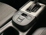 電子制御式パーキングブレーキを採用したことによりシフト廻りがシンプルになりました