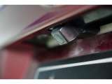 バックカメラです。後ろも見えないと不安ですがバックして駐車する時に大活躍するバックカメラもしっかりと装備されています。