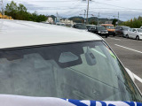 前方の車両や歩行者をカメラが検知して衝突の可能性が高まるとブザーや警告表示、さらに強いブレーキを作動させて衝突の回避又は被害軽減を図るデュアルセンサーブレーキサポートを装備!