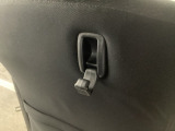 【コンビニフック】買い物袋やバッグをさっと掛けられ、走行中の荷崩れを防いでくれます。派手な装備ではありませんが、「あって良かった」と思える日常の小さなしあわせを支える、実用性の高いアイテムです。