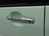 先進技術によってさらに進化した【スマートアシスト】が毎日の運転で感じる不安や緊張を減らし、ヒヤッとするシ-ンを未然に防ぐためにサポ-トします!