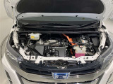 エンジンルーム普段は見えないエンジンルームですが、お手入れが大切な場所ですね。トヨタカローラ名古屋のU-Carはエンジンルームも仕上げております