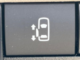 【パワースライドドア】スマートキーや運転席のスイッチでスライドドアの開閉が可能♪電動だから力を入れてドアを開ける必要が無く、小さいお子様でも、重い荷物を持っている時もラクに開け閉めできます♪
