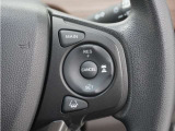 ◆アダプティブクルーズコントロール◆予め設定した車速内でクルマが自動的に加減速。前走車との適切な車間距離を維持しながら追従走行します。【LKAS】車線維持支援システムでステアリング操作を支援。