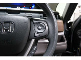 Hondaセンシングの機能のひとつ、アダプティブクルーズコントロール付!アクセルから足を離しても設定したスピードと前車との車間を保ち走行してくれます!車線維持もアシスト☆高速道路で疲労軽減ですね☆