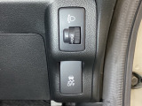 ハンドルの右側にはヘットライトリベライザーと安全装備の、VSA(ABS+TCS+横滑り抑制)の解除スイッチがついています。