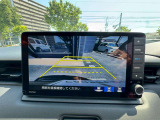 駐車時、後方の映像がモニターで確認できます。狭い場所での駐車もスムーズです。