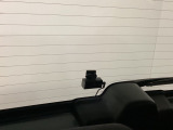後方にもドライブレコーダーのカメラ(社外品)が付いています。前後両方でお車の周りを監視・記録いたします。