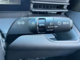 トンネル進入時や暗くなれば自動点灯するオートライトです。