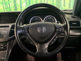 【純正革巻きステアリング】上質な革を使用することで、手にしっかり馴染みとても運転しやすいハンドルです♪