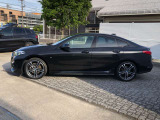 正規ディーラーのBMW専門メカニックが360&deg;納車前点検を徹底的にチェックいたします。点検整備料は車両価格に含まれ、法令12カ月点検が必要な場合も車両価格に含まれます。