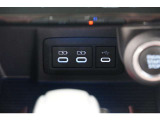 充電用USB装備しています。