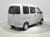 【後方】リアヒーター装備で寒い冬の日も車内は暖か。後部座席まで温風が届くため、冬の移動も快適に過ごせます。雪国仕様の嬉しい装備が整っています。