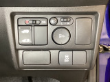 左側電動スライドドアは運転席から操作ができるよう、操作スイッチが付いています。VSA(ABS+TCS+横滑り抑制)解除スイッチも装備しています。