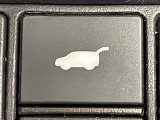 【パワーテールゲート】荷物を抱えた状態でもリアゲートの開閉が可能です!お買い物時やアウトドアの際に役立ちますね。