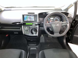 見通しのよいすっきりとした視界で、誰でも運転しやすいです。運転のしやすさは疲れにくさにも繋がりますよ♪