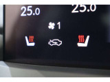 シートヒーター装備付き車!!座席に埋め込まれた電熱線によりシートを暖めることが出来る装備で、温められたシートは、寒い冬には最適です!!