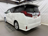 走りにこだわりながら収納力も持ち合わせたお車です。