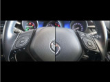 ステアリングスイッチ付き。前方から目を離すことなく操作することが可能です。