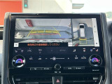車を上からの見下ろした視点で駐車をサポートするパノラマビューを搭載。運転席から確認しにくい車両周囲の状況を確認できます。