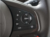 ◆アダプティブクルーズコントロール◆予め設定した車速内でクルマが自動的に加減速。前走車との適切な車間距離を維持しながら追従走行します。【LKAS】車線維持支援システムでステアリング操作を支援。