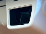 【アイサイトVer2】前方の車両等を検知し、衝突しそうな時は警報で注意を促し、ブレーキを踏む力をサポート。ブレーキを踏めなかった場合は衝突被害軽減ブレーキが作動、衝突回避をサポートします。