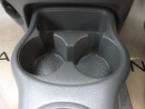 運転席の近くにドリンクホルダーがあるのでとても便利です。