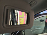 運転席バニティーミラー