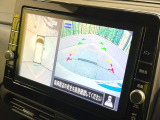 【アラウンドビューモニター】専用のカメラにより、上から見下ろしたような視点で360度クルマの周囲を確認することができます☆縦列駐車や幅寄せ時に活躍してくれます♪