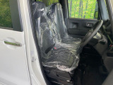 運転席シート廻りは使用感も少なく、良好な状態となっています。丁寧に使われていたことがよくわかりますね。