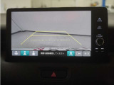 バックカメラ搭載です!車庫入れが苦手な人はもちろん、車両感覚に自信がある人にもお勧めです!見えない箇所が見えるようになるので、低い障害物や隠れてしまっている子供の存在等にも気付く事が出来ます。