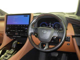 運転席まわりです。 各操作スイッチは使いやすい位置に配置されてます。