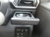 運転席ドリンクホルダー